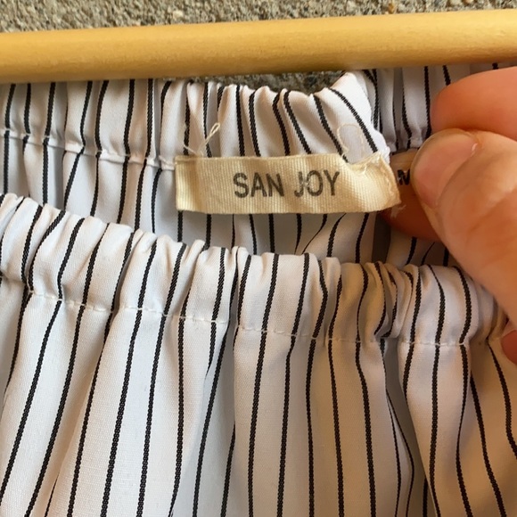 San Joy Off the Shoulder top worn once - Picture 7 of 9